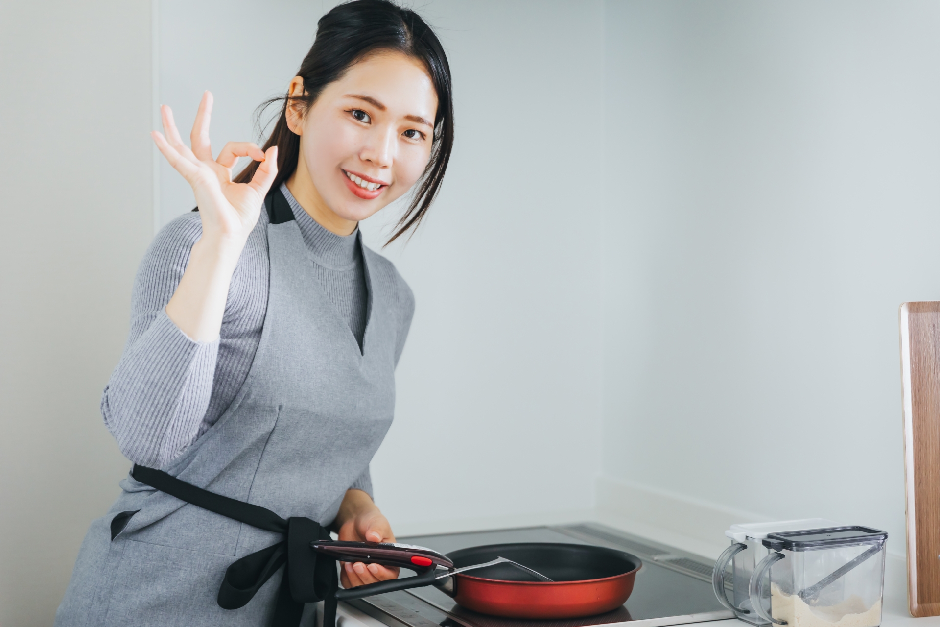 家事が出来ない
料理中の女性のイメージ図