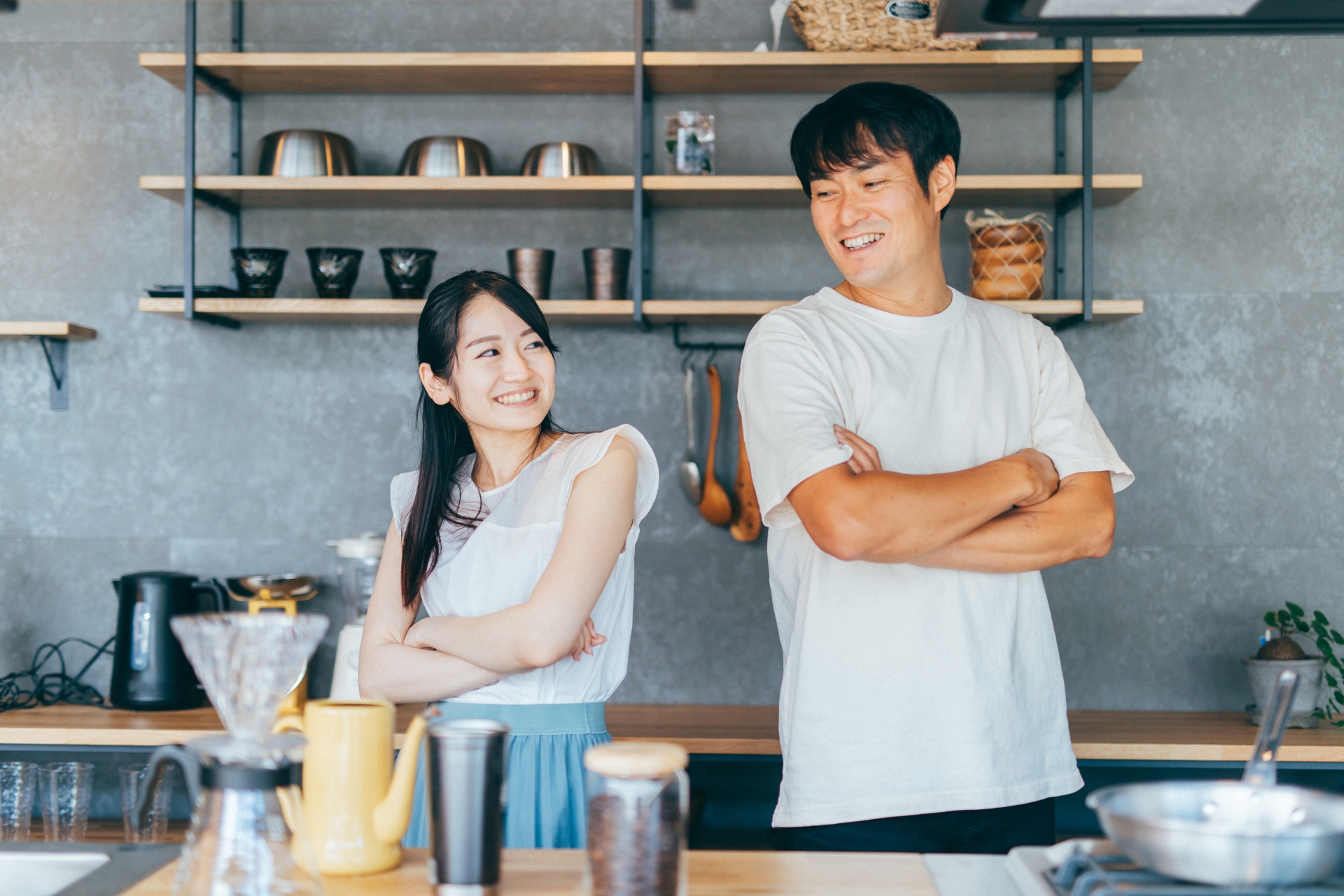 家事をしない夫
キッチンに立つ夫婦