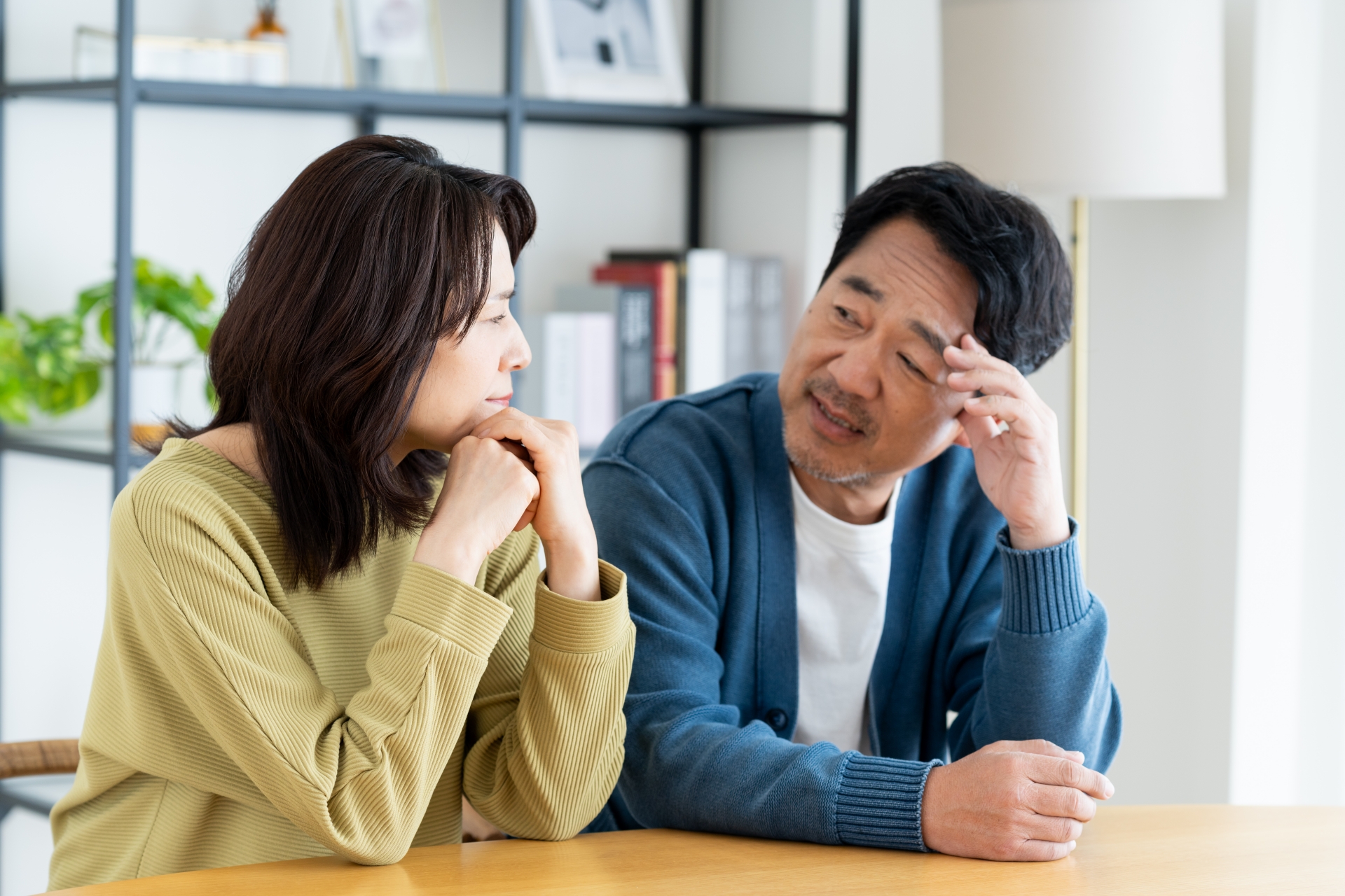 共働き 家事を楽にする方法
悩む夫婦