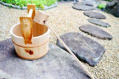「お墓掃除・お墓参り代行」でお盆・お彼岸・年末年始もキレイに保とう