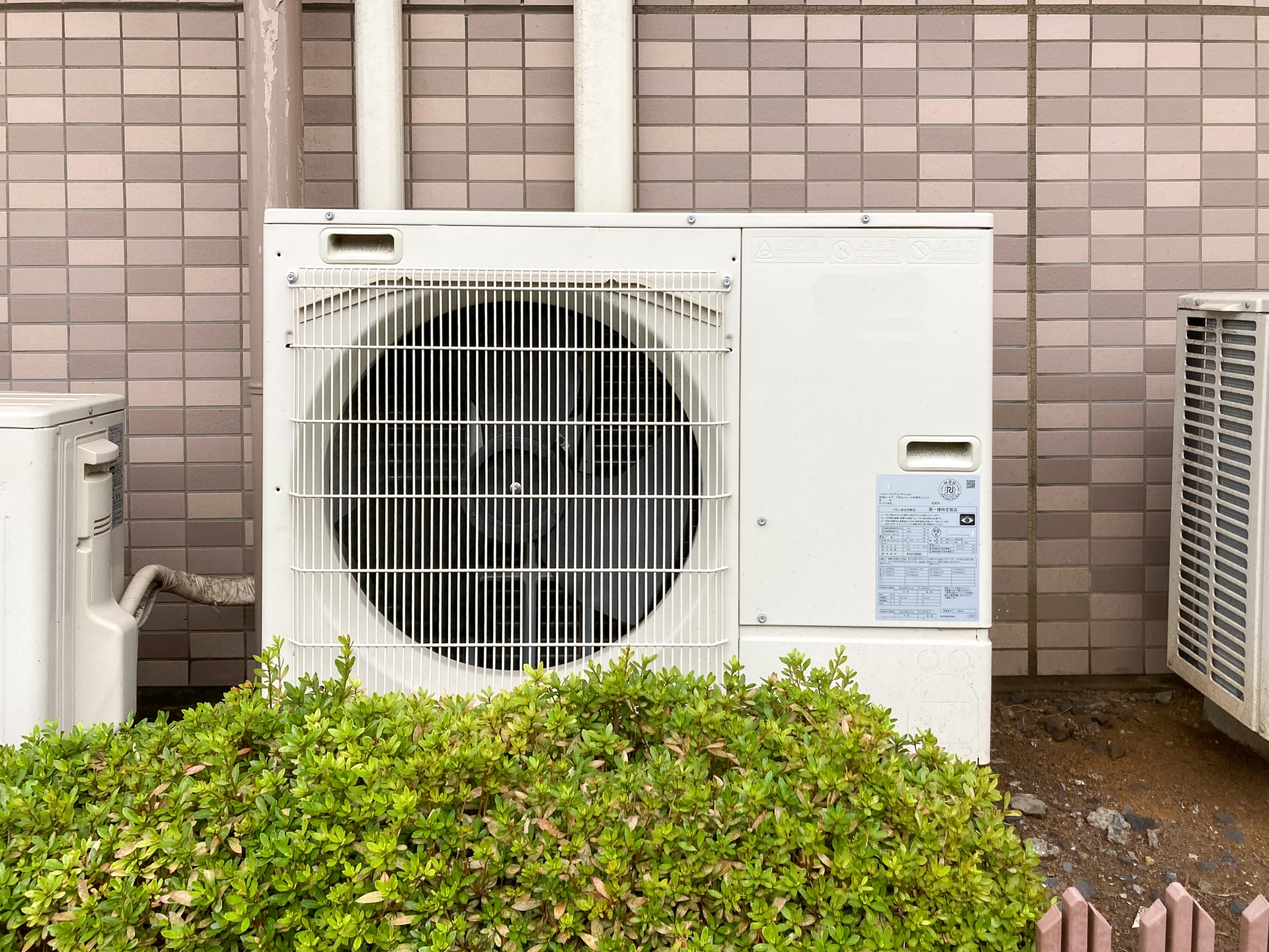 エアコンの室外機がうるさい原因は？騒音の理由と対処方法を徹底