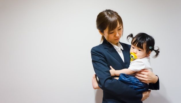 共働き世帯の残業