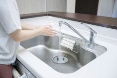 食器洗いスポンジは分けるべき？