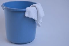 やっかいなトイレ汚れを徹底してキレイにする掃除方法とは？