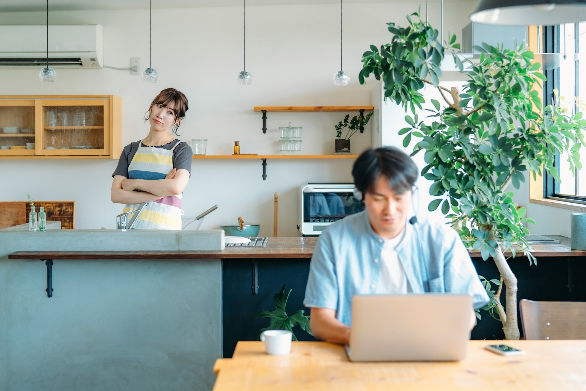 家事をしない夫
夫に不満を持つ妻のイメージ図