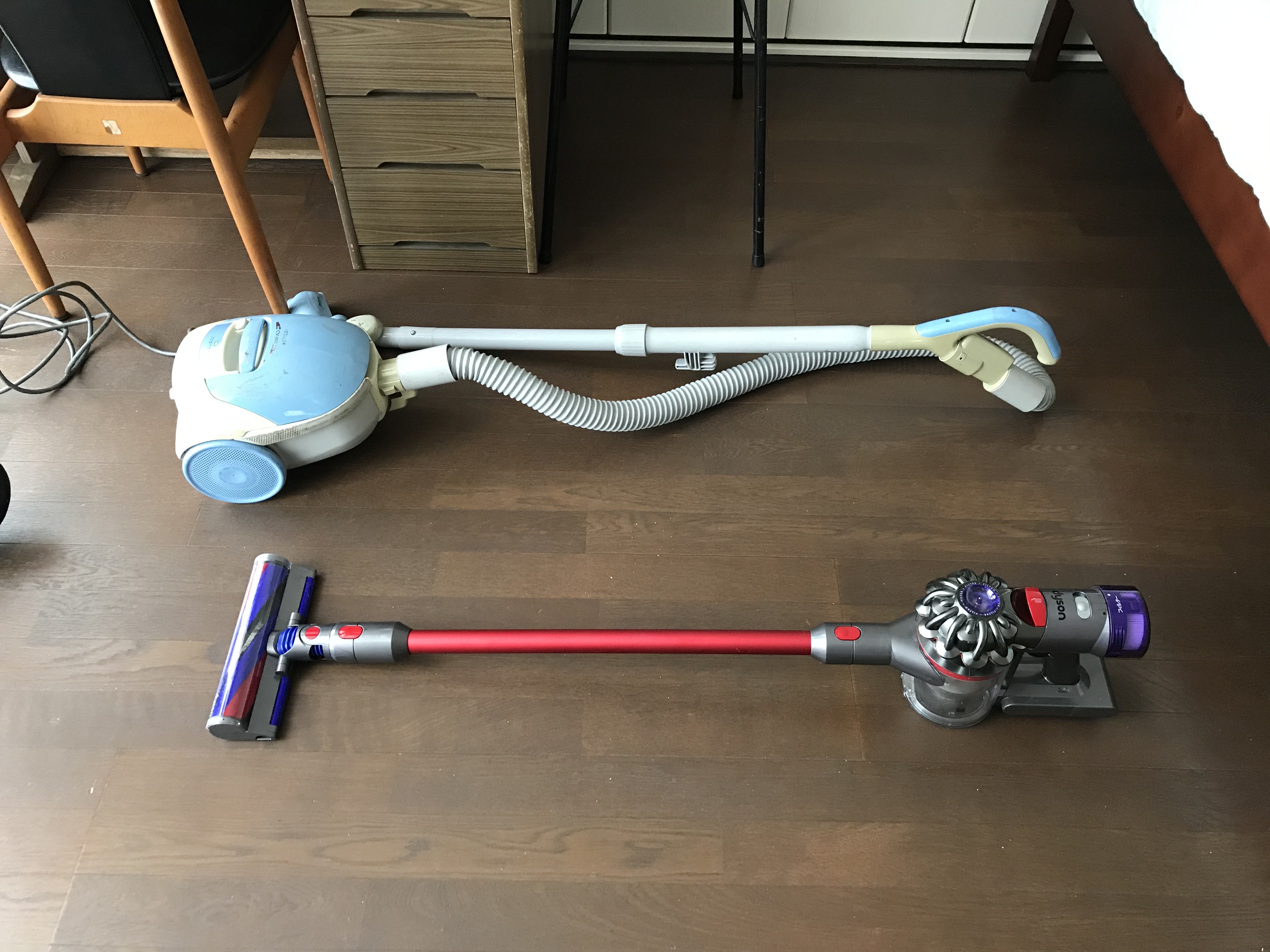 普段使用している掃除機とダイソンクリーナーの比較